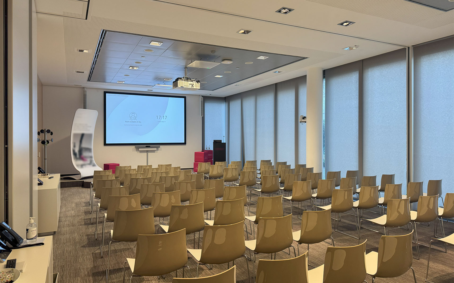 Sala del Consejo – 16 personas