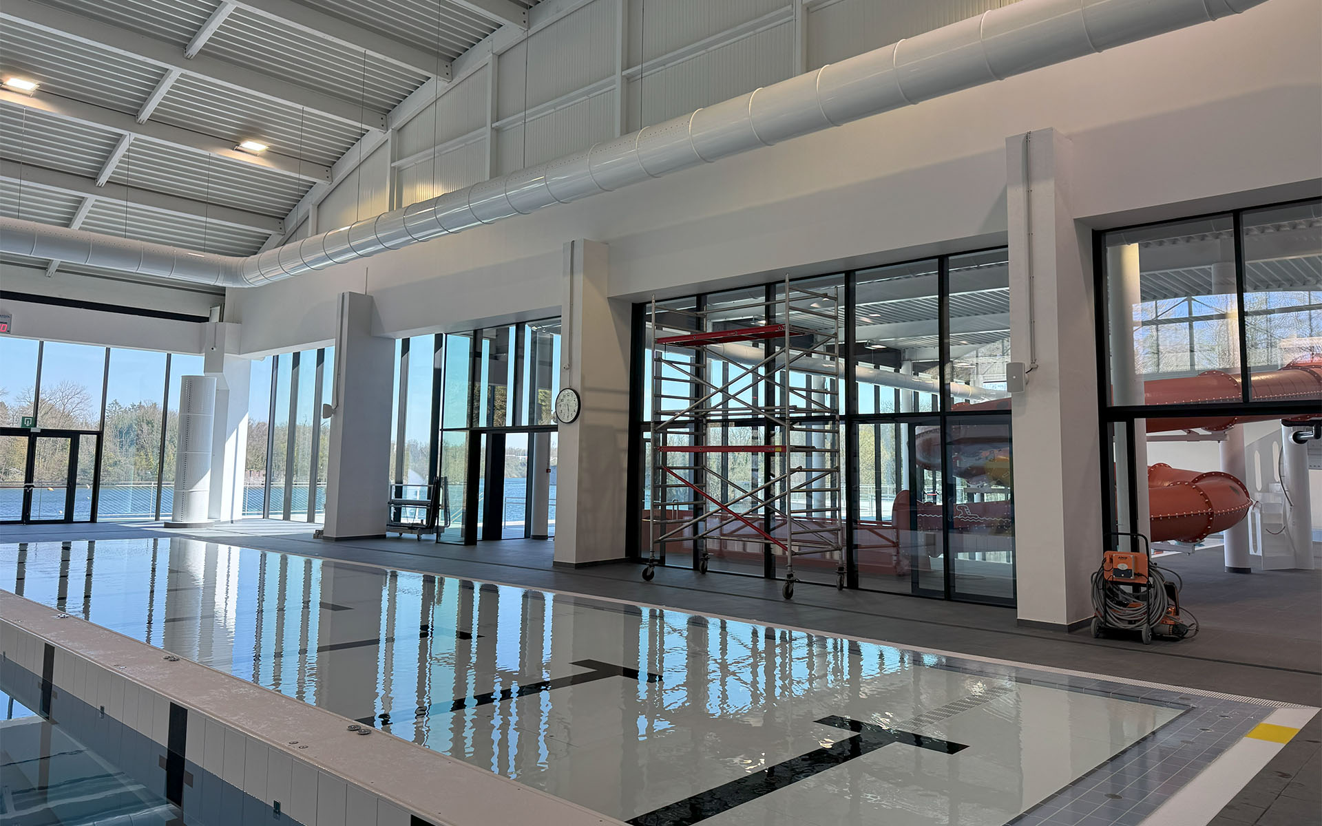 Sala del Consejo – 16 personas