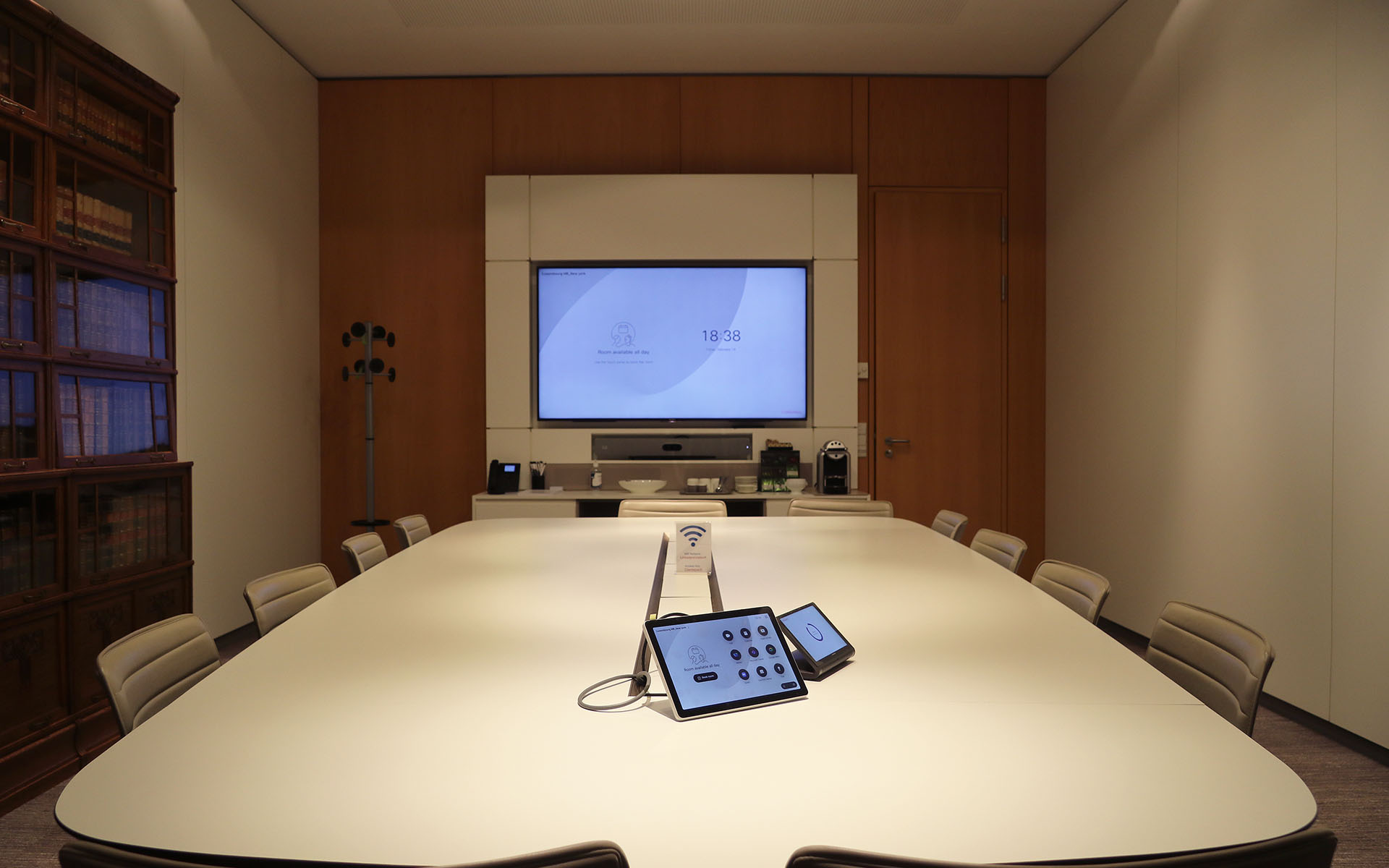 Sala del Consejo – 16 personas