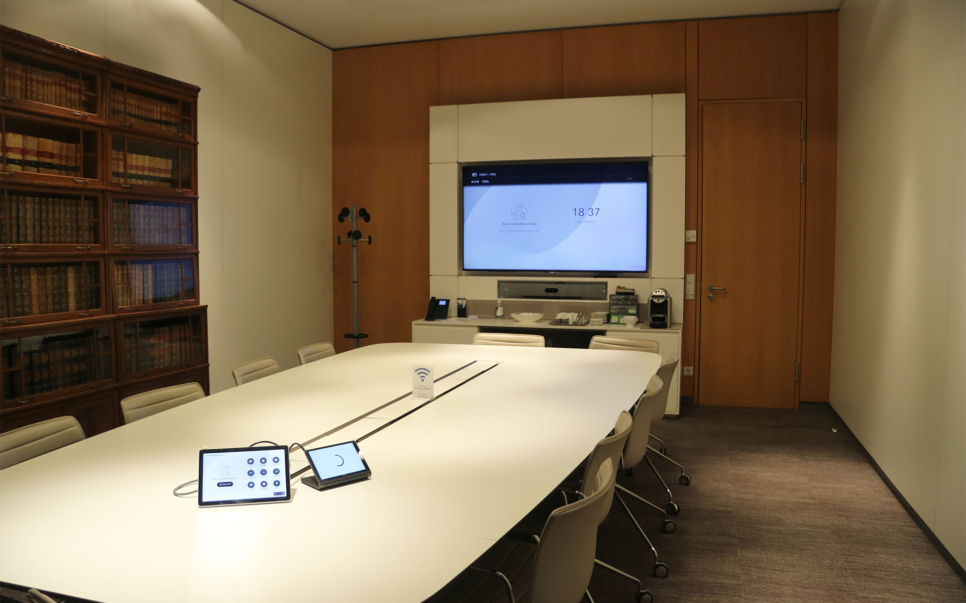 Sala del Consejo – 16 personas